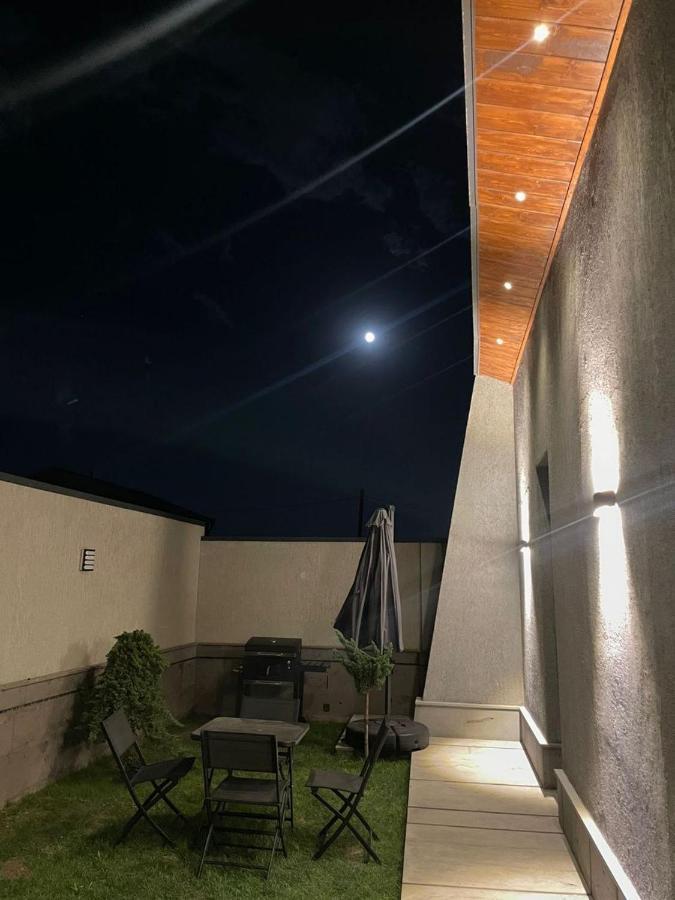 Grey House Aparthotel Zovuni Bagian luar foto