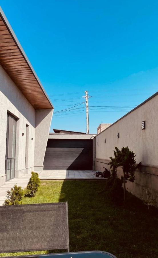 Grey House Aparthotel Zovuni Bagian luar foto