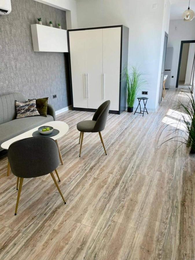 Grey House Aparthotel Zovuni Bagian luar foto