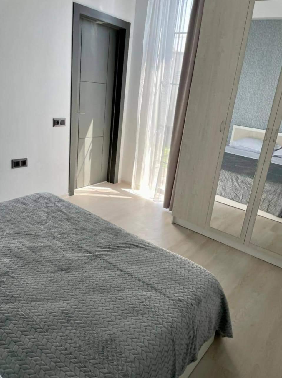 Grey House Aparthotel Zovuni Bagian luar foto