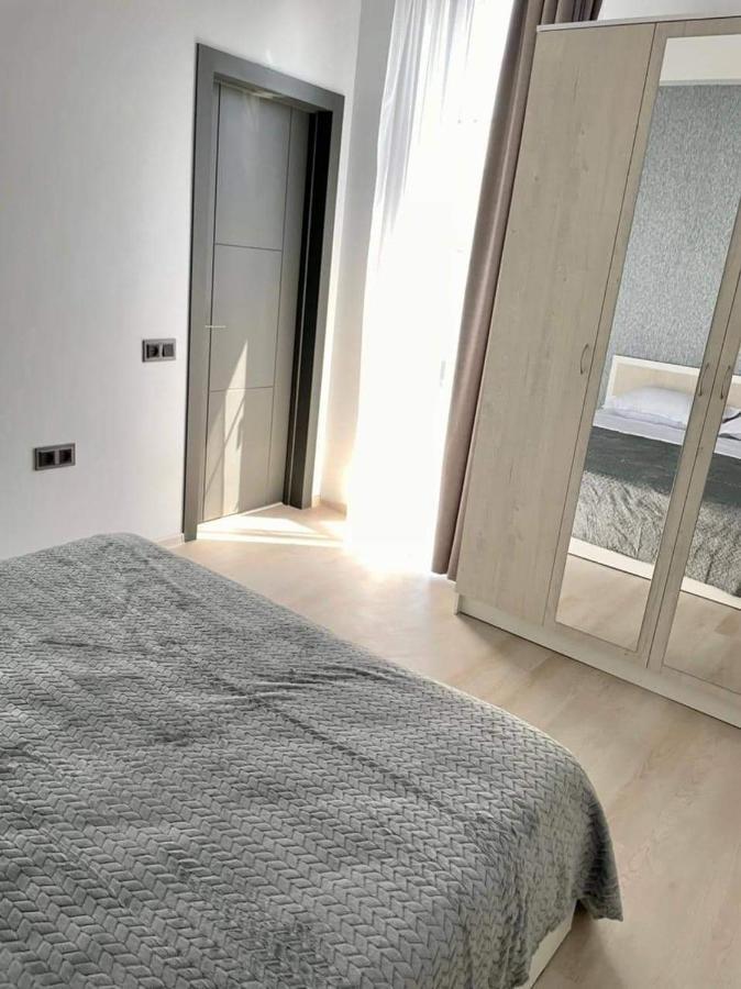 Grey House Aparthotel Zovuni Bagian luar foto
