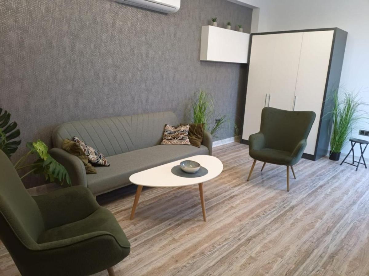 Grey House Aparthotel Zovuni Bagian luar foto